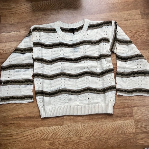 Bell Sleeve Sweater - Picture 4 of 7